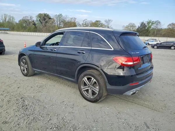 WDC0G4JB7JV053960 2018 MERCEDES-BENZ GLC - Image 2