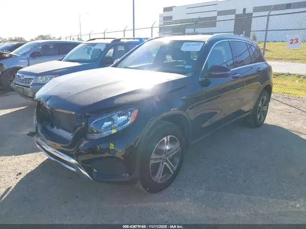 WDC0G4JB7JV059080 2018 MERCEDES-BENZ GLC - Image 2