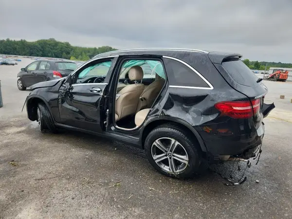 WDC0G4JB7JV064795 2018 MERCEDES-BENZ GLC - Image 2