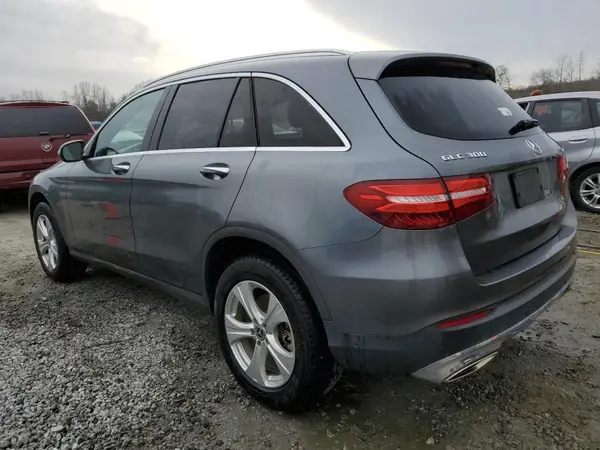 WDC0G4JB7JV070368 2018 MERCEDES-BENZ GLC - Image 2