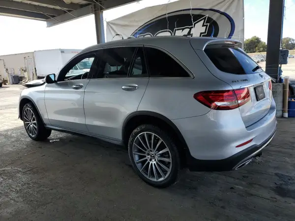 WDC0G4JB7JV076915 2018 MERCEDES-BENZ GLC - Image 2