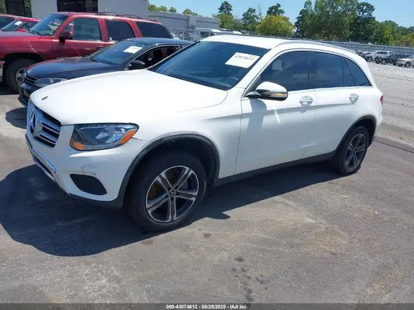 WDC0G4JB7JV077188 2018 MERCEDES-BENZ GLC - Image 2