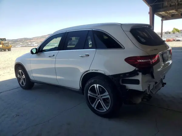 WDC0G4JB7JV083721 2018 MERCEDES-BENZ GLC - Image 2