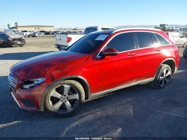 WDC0G4JB7JV089101 2018 MERCEDES-BENZ GLC - Image 2
