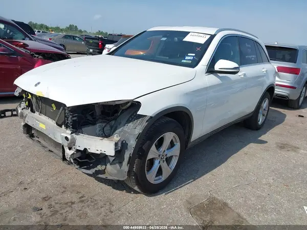 WDC0G4JB7JV093259 2018 MERCEDES-BENZ GLC - Image 2