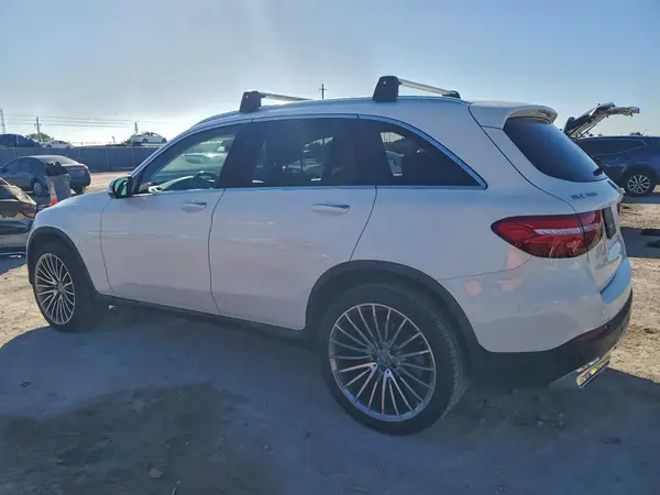 WDC0G4JB7JV095514 2018 MERCEDES-BENZ GLC - Image 2