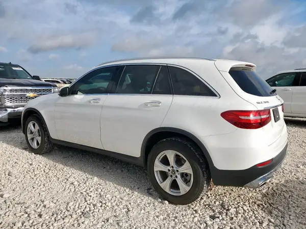 WDC0G4JB7JV097554 2018 MERCEDES-BENZ GLC - Image 2