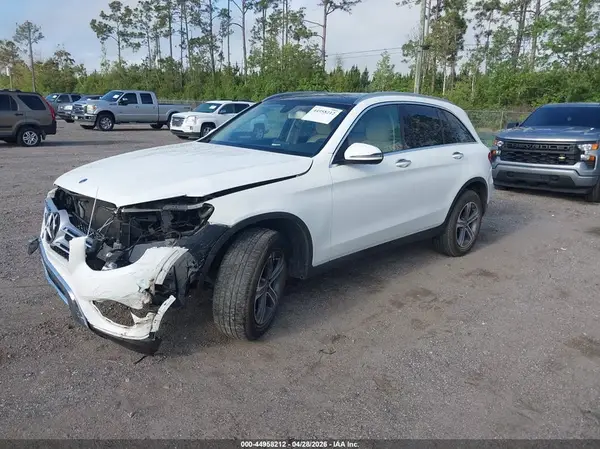 WDC0G4JB7JV098350 2018 MERCEDES-BENZ GLC - Image 2