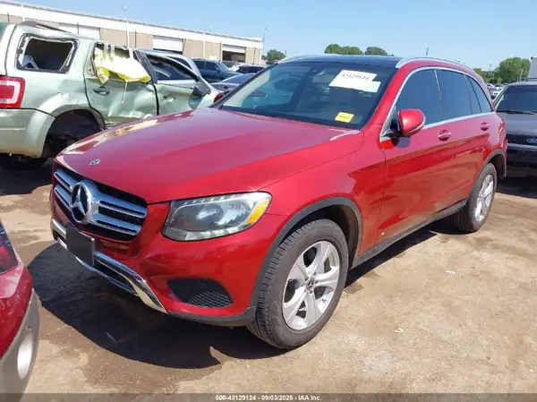WDC0G4JB7JV098753 2018 MERCEDES-BENZ GLC - Image 2