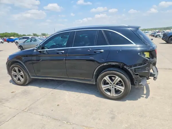 WDC0G4JB7JV099563 2018 MERCEDES-BENZ GLC - Image 2
