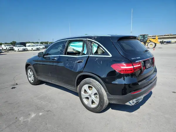 WDC0G4JB7JV108570 2018 MERCEDES-BENZ GLC - Image 2