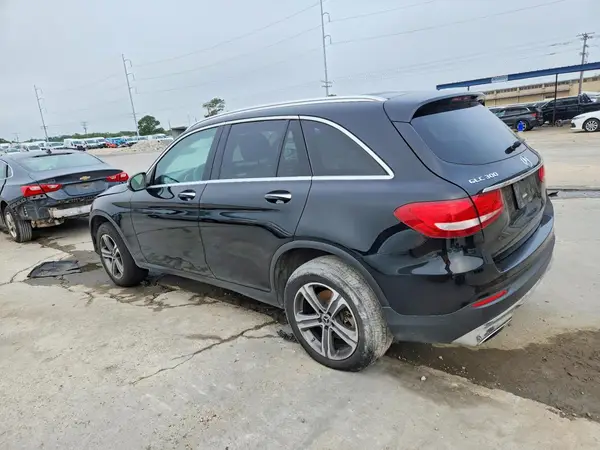 WDC0G4JB7KF588993 2019 MERCEDES-BENZ GLC - Image 2
