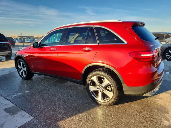 WDC0G4JB7KF591649 2019 MERCEDES-BENZ GLC - Image 2