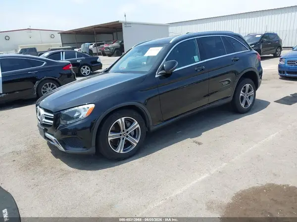 WDC0G4JB7KF607218 2019 MERCEDES-BENZ GLC - Image 2
