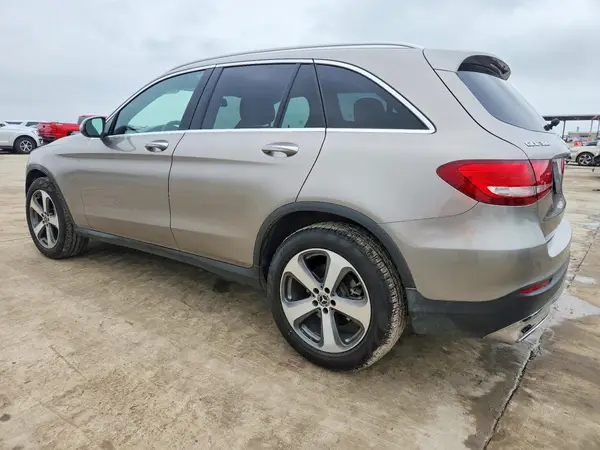 WDC0G4JB7KF664793 2019 MERCEDES-BENZ GLC - Image 2