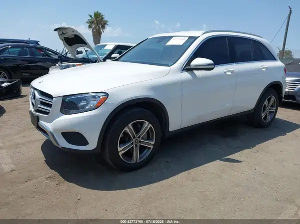 WDC0G4JB7KF670495 2019 MERCEDES-BENZ GLC - Image 2