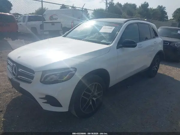 WDC0G4JB7KV129226 2019 MERCEDES-BENZ GLC - Image 2