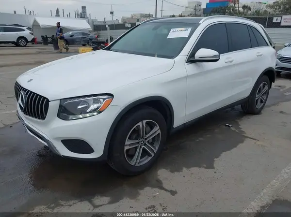 WDC0G4JB7KV142252 2019 MERCEDES-BENZ GLC - Image 2