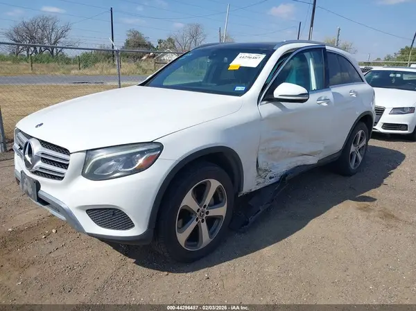 WDC0G4JB7KV154806 2019 MERCEDES-BENZ GLC - Image 2