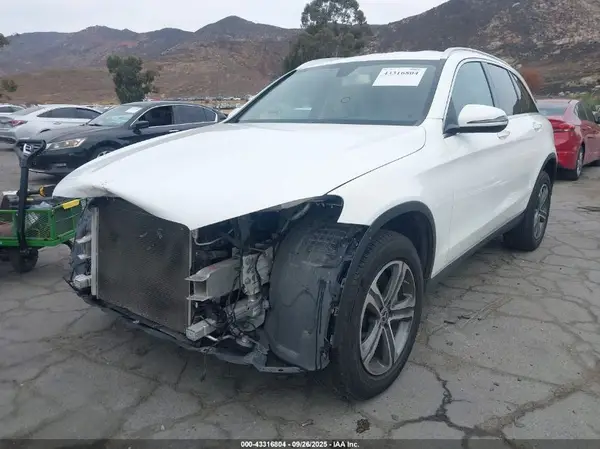 WDC0G4JB7KV166339 2019 MERCEDES-BENZ GLC - Image 2
