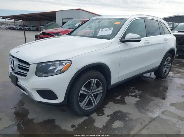 WDC0G4JB7KV172805 2019 MERCEDES-BENZ GLC - Image 2