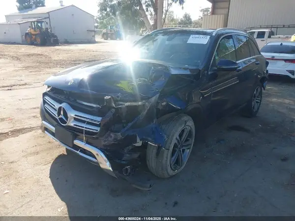 WDC0G4JB7KV180208 2019 MERCEDES-BENZ GLC - Image 2
