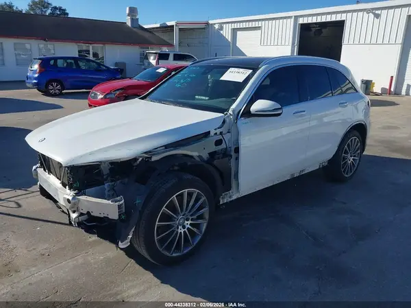WDC0G4JB8GF009422 2016 MERCEDES-BENZ GLC - Image 2