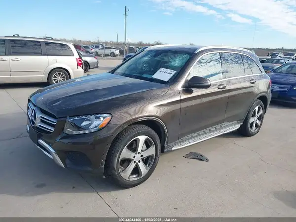 WDC0G4JB8GF019352 2016 MERCEDES-BENZ GLC - Image 2