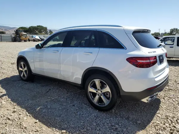 WDC0G4JB8GF032442 2016 MERCEDES-BENZ GLC - Image 2