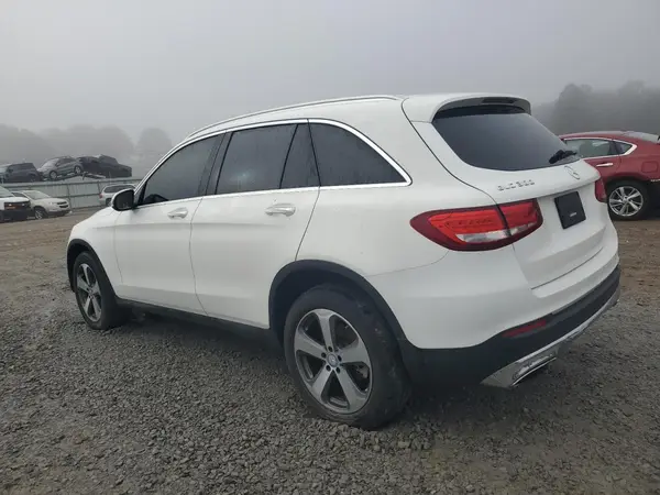 WDC0G4JB8GF065618 2016 MERCEDES-BENZ GLC - Image 2