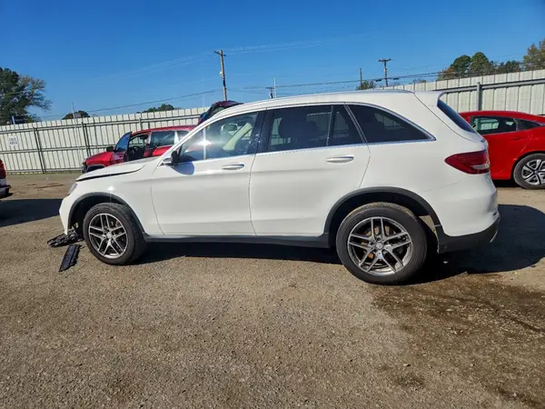 WDC0G4JB8GF078594 2016 MERCEDES-BENZ GLC - Image 2