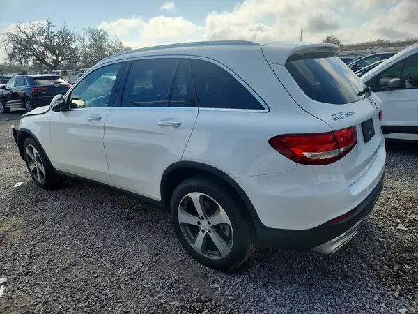 WDC0G4JB8GF085500 2016 MERCEDES-BENZ GLC - Image 2
