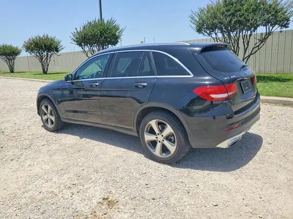 WDC0G4JB8GF095492 2016 MERCEDES-BENZ GLC - Image 2