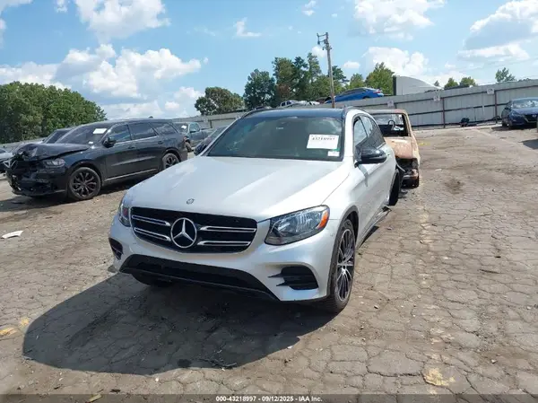 WDC0G4JB8GF109679 2016 MERCEDES-BENZ GLC - Image 2