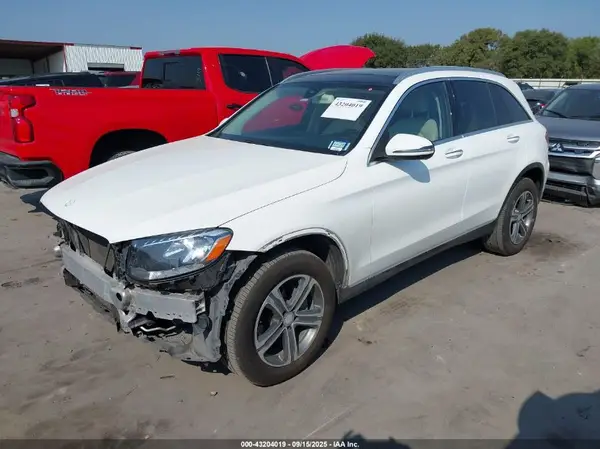 WDC0G4JB8HF167597 2017 MERCEDES-BENZ GLC - Image 2