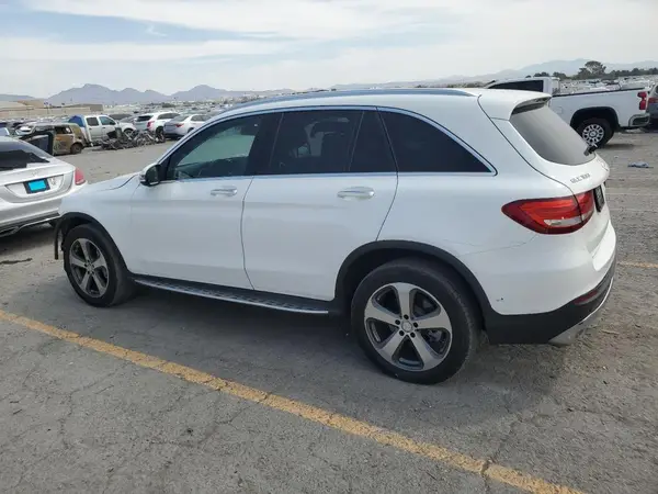 WDC0G4JB8HF168782 2017 MERCEDES-BENZ GLC - Image 2