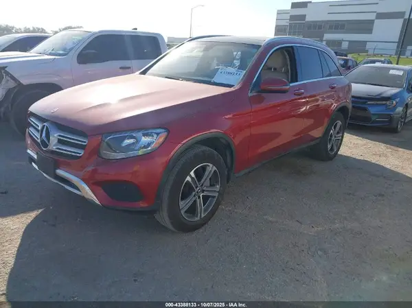 WDC0G4JB8HF245554 2017 MERCEDES-BENZ GLC - Image 2