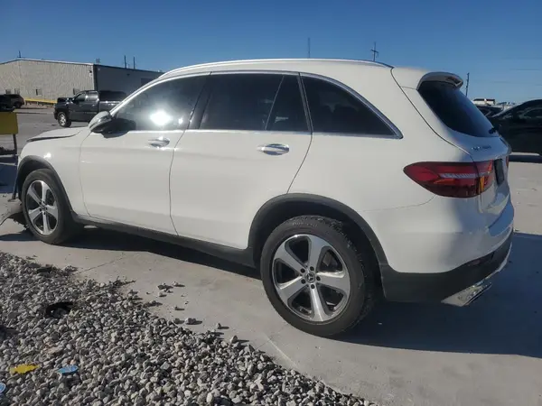 WDC0G4JB8HF247823 2017 MERCEDES-BENZ GLC - Image 2