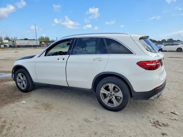 WDC0G4JB8JF459711 2018 MERCEDES-BENZ GLC - Image 2
