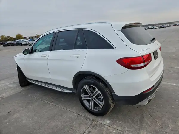 WDC0G4JB8JV019641 2018 MERCEDES-BENZ GLC - Image 2