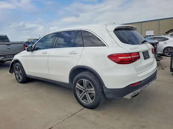 WDC0G4JB8JV022264 2018 MERCEDES-BENZ GLC - Image 2