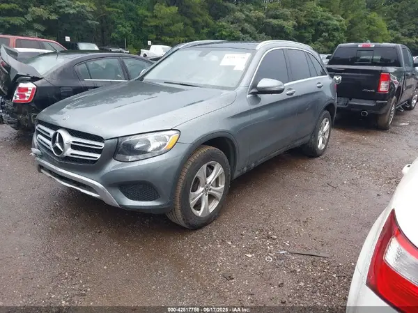 WDC0G4JB8JV028713 2018 MERCEDES-BENZ GLC - Image 2