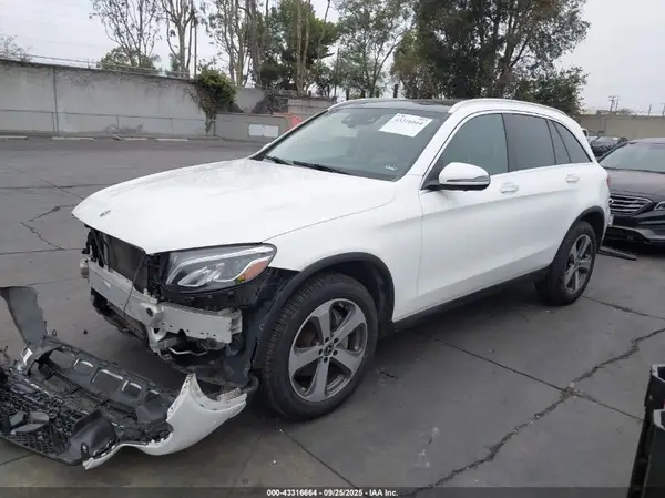WDC0G4JB8JV041266 2018 MERCEDES-BENZ GLC - Image 2