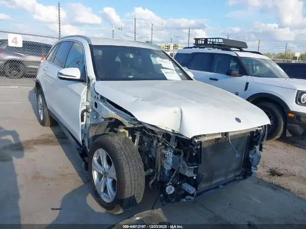 WDC0G4JB8JV044992 2018 MERCEDES-BENZ GLC