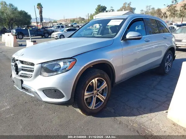 WDC0G4JB8JV057614 2018 MERCEDES-BENZ GLC - Image 2