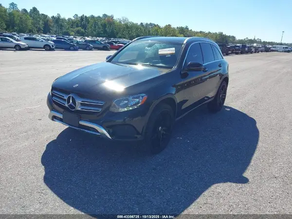 WDC0G4JB8JV062165 2018 MERCEDES-BENZ GLC - Image 2