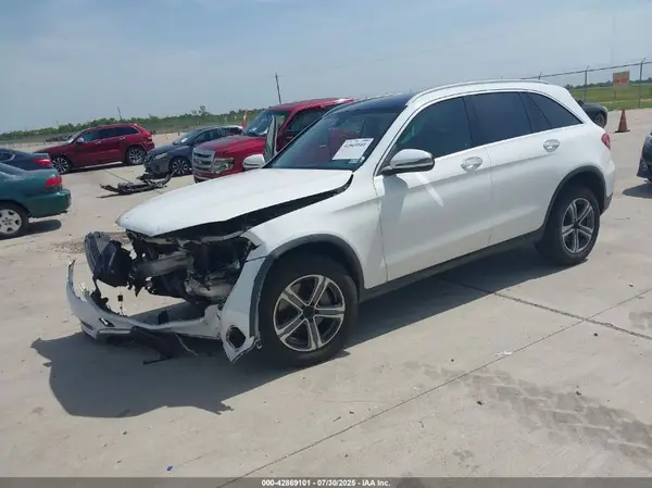 WDC0G4JB8JV071996 2018 MERCEDES-BENZ GLC - Image 2