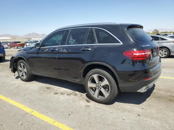 WDC0G4JB8JV085803 2018 MERCEDES-BENZ GLC - Image 2
