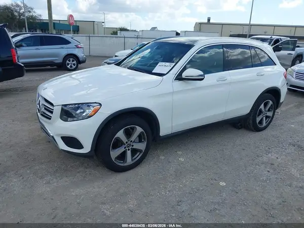 WDC0G4JB8JV100168 2018 MERCEDES-BENZ GLC - Image 2