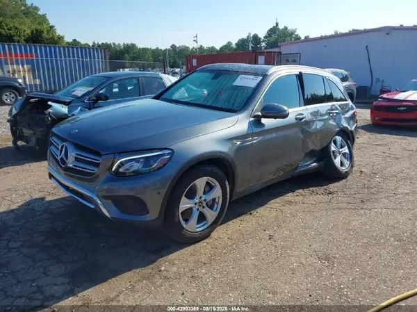 WDC0G4JB8JV100977 2018 MERCEDES-BENZ GLC - Image 2